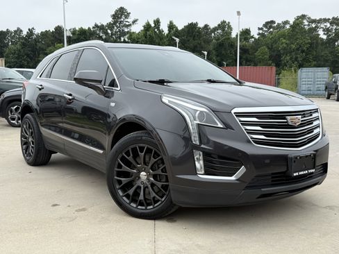 Used 2018 Cadillac XT5 Luxury w/ Driver Awareness Package FWD image 2