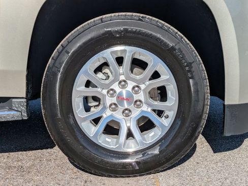 Used 2017 GMC Yukon SLT image 22