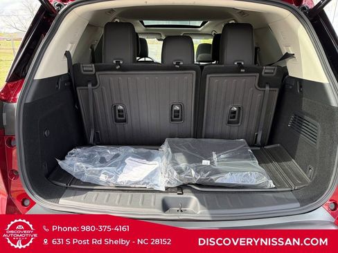 New 2026 Nissan Pathfinder SL w/ SL Premium Package AWD/4WD image 35