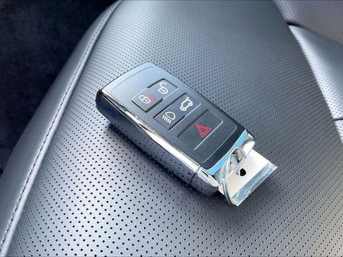 New 2026 Land Rover Range Rover Sport SE image 35