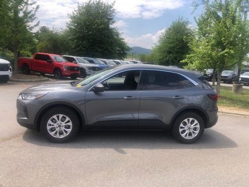 Used 2024 Ford Escape Active w/ Tech Pack #1 AWD/4WD image 3