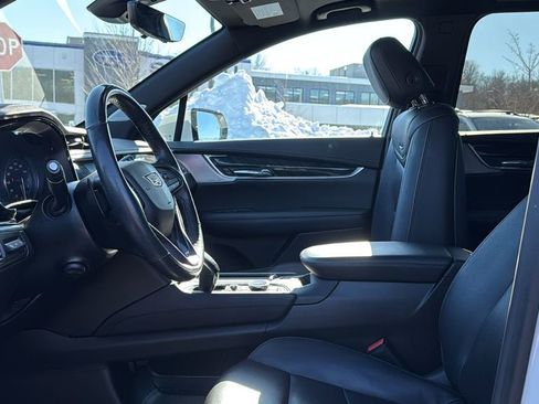 Used 2021 Cadillac XT6 Premium Luxury image 12