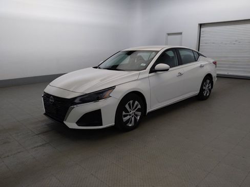 Used 2023 Nissan Altima 2.5 S FWD image 2
