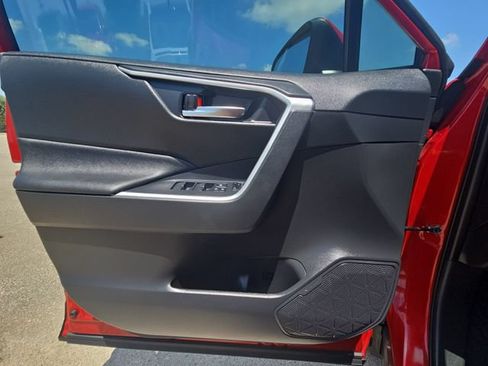 Used 2025 Toyota RAV4 SE AWD/4WD image 24