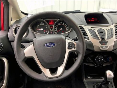 Used 2012 Ford Fiesta SE image 5