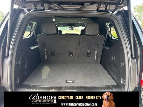 Used 2024 GMC Yukon XL SLT AWD/4WD image 19
