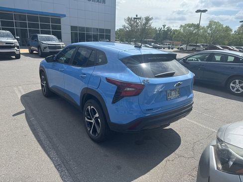 Used 2024 Chevrolet Trax RS w/ Driver Confidence Package FWD image 3