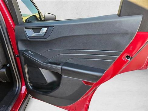 Used 2021 Ford Escape SE w/ SE Sport Appearance Package image 22