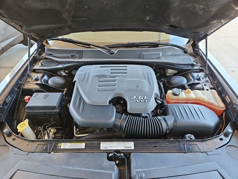Used 2011 Dodge Challenger RWD image 22