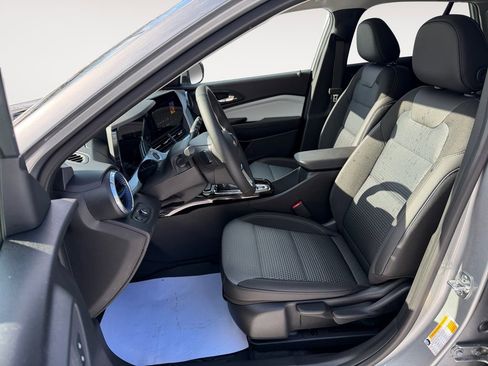 New 2026 Chevrolet Trax LT w/ Driver Confidence Package image 13
