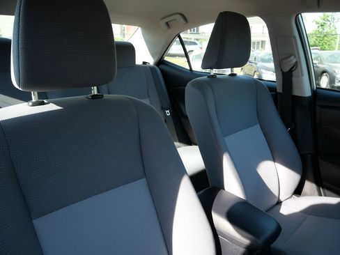 Used 2017 Toyota Corolla L w/ Carpet Mat Package (TMS) FWD image 19