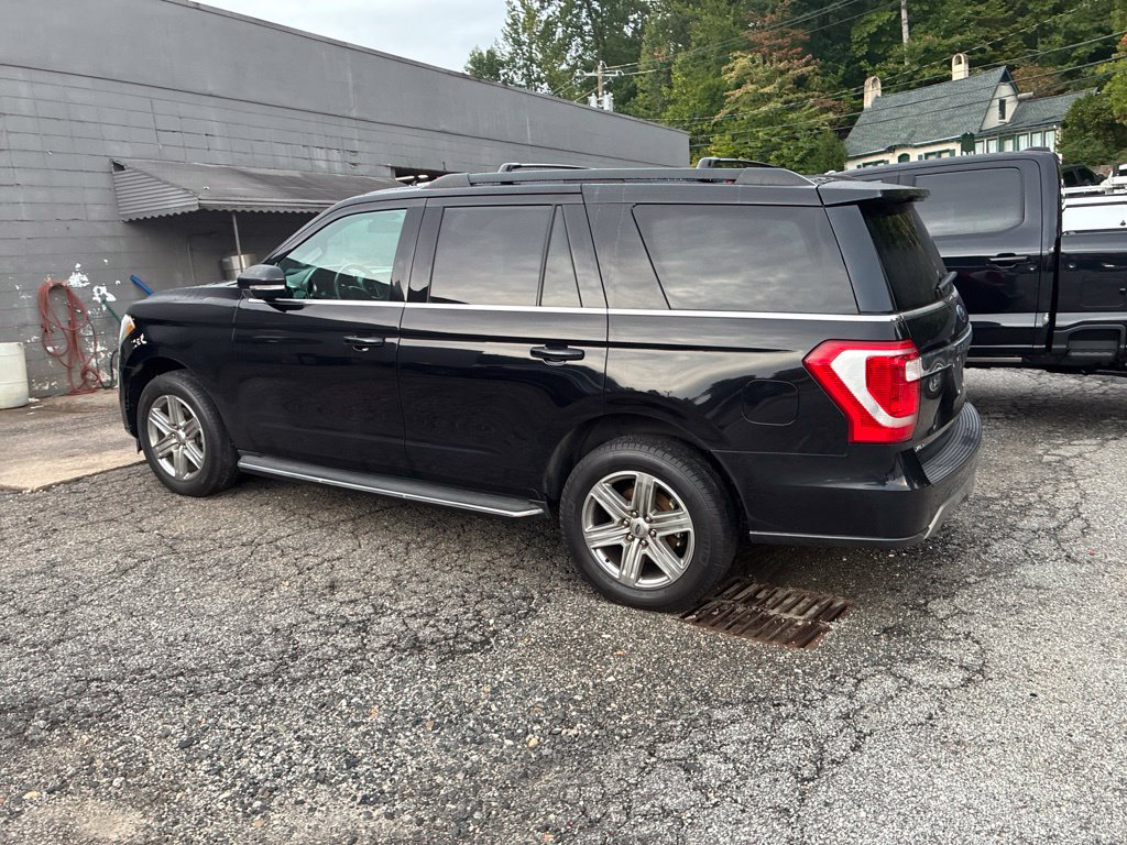 Used 2020 Ford Expedition XLT w/ Equipment Group 202A AWD/4WD image 9