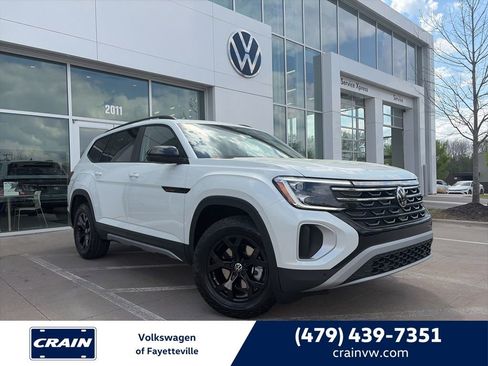 New 2026 Volkswagen Atlas Peak Edition AWD/4WD image 1
