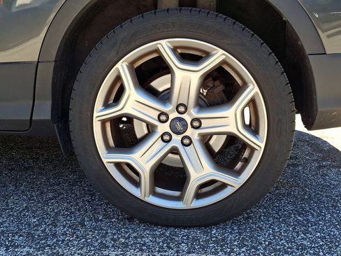 Used 2019 Ford Escape Titanium AWD/4WD image 3