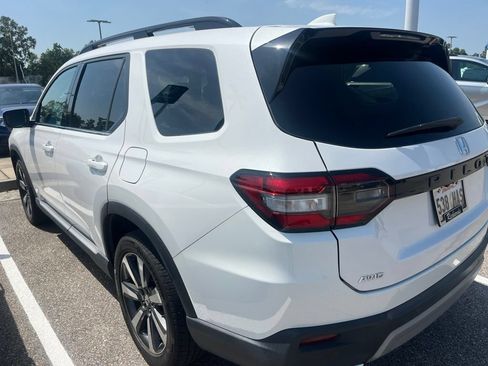 Used 2024 Honda Pilot Touring image 5