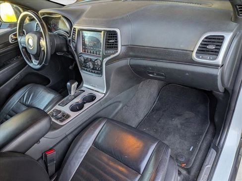 Used 2018 Jeep Grand Cherokee Limited image 22