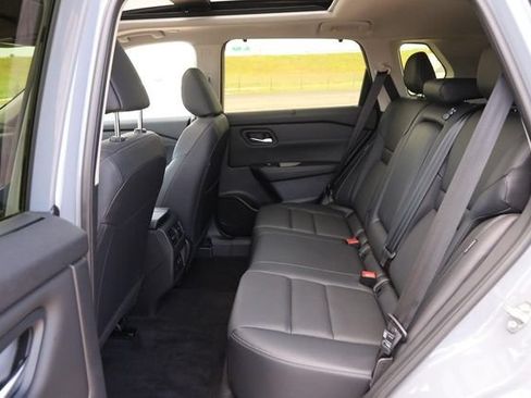 Certified 2025 Nissan Rogue SL w/ SL Premium Package AWD/4WD image 11