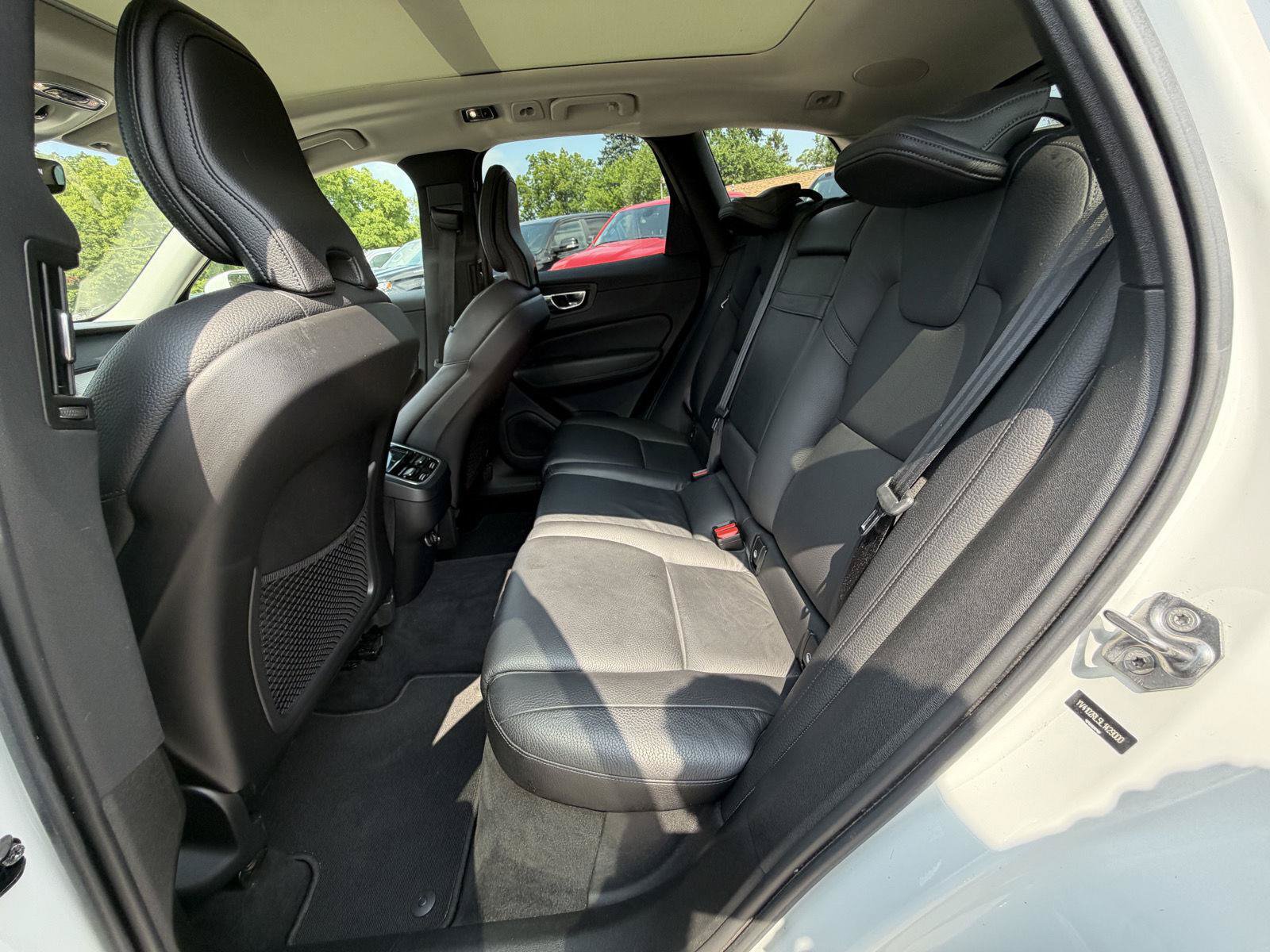 Used 2020 Volvo XC60 T5 Inscription w/ Protection Package Premier AWD/4WD image 27