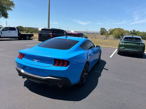 Used 2025 Ford Mustang Coupe image 8
