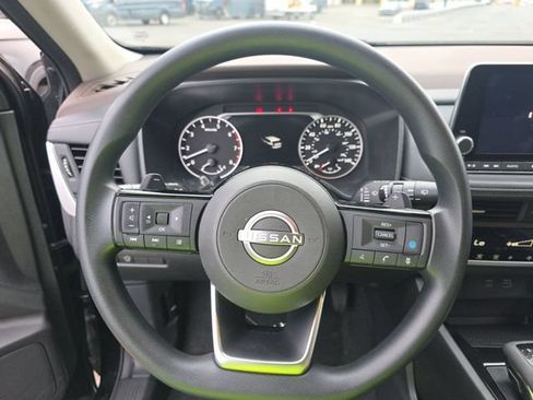 Used 2023 Nissan Rogue SV AWD/4WD image 8