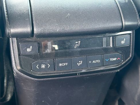 Used 2024 Toyota Highlander Platinum FWD image 24