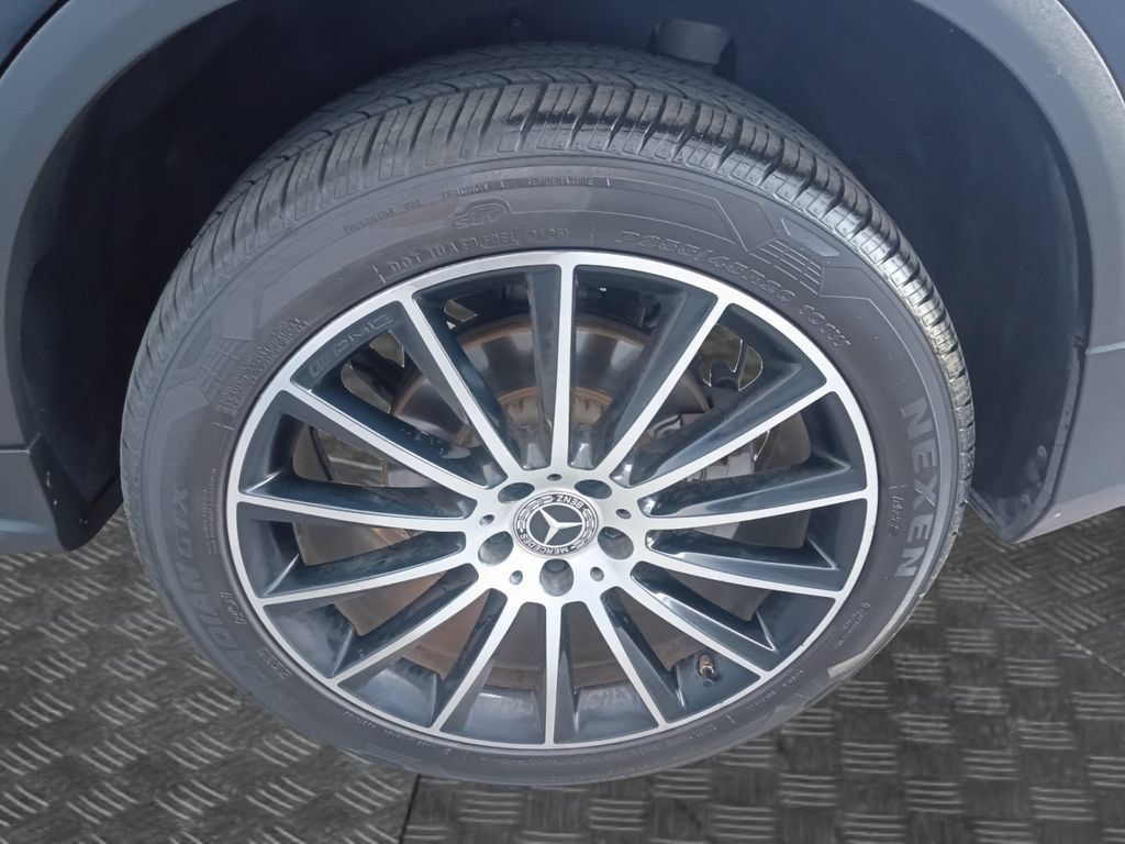 Used 2018 Mercedes-Benz GLC 300 4MATIC image 23