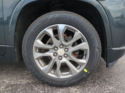 Used 2018 Chevrolet Traverse Premier FWD image 11
