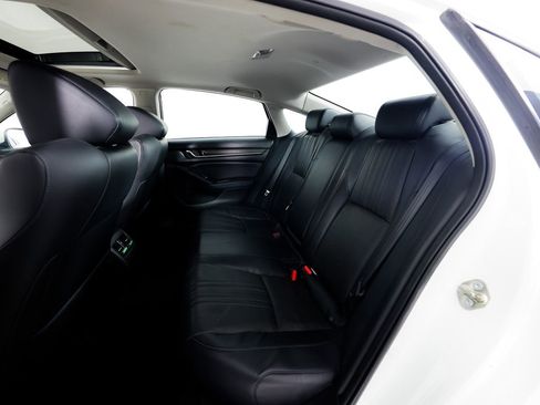 Used 2018 Honda Accord EX-L image 19