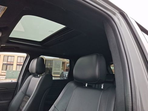 Used 2020 Jeep Grand Cherokee Altitude image 13