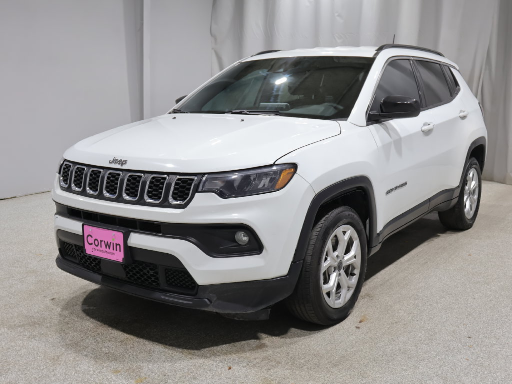 Used 2025 Jeep Compass Latitude AWD/4WD image 7