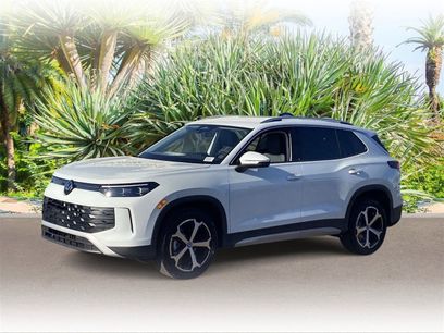 New 2025 Volkswagen Tiguan SE