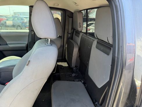 Used 2022 Toyota Tacoma SR5 AWD/4WD image 5