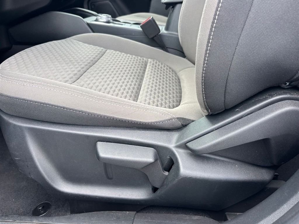 Used 2022 Ford Escape SE FWD image 15