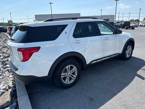 Certified 2023 Ford Explorer XLT w/ Equipment Group 202A AWD/4WD image 3