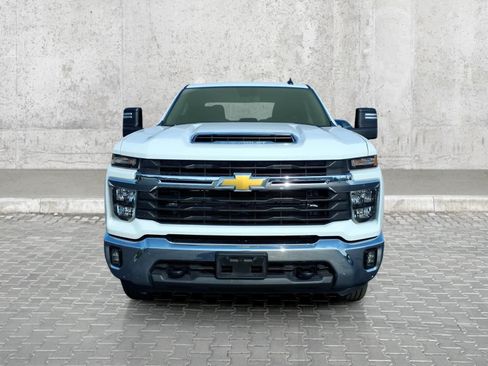Used 2025 Chevrolet Silverado 2500 LT w/ Convenience Package AWD/4WD image 3
