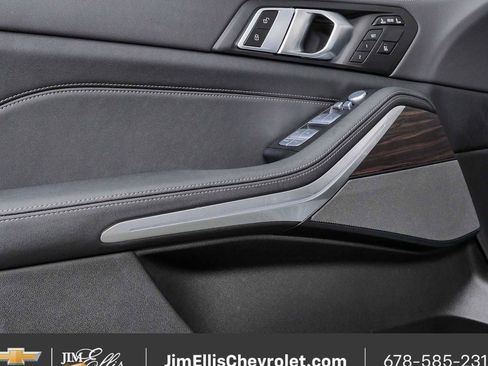Used 2025 BMW X7 xDrive40i w/ M Sport Package AWD/4WD image 6
