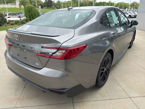Used 2025 Toyota Camry SE FWD image 7