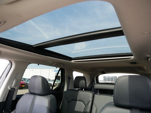 Certified 2025 Honda Pilot Touring image 33