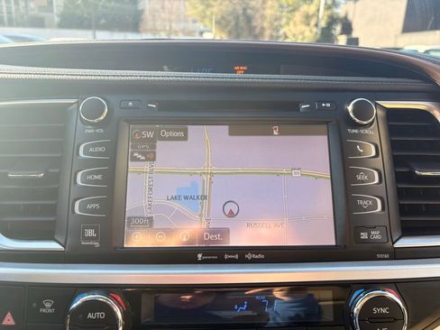 Used 2016 Toyota Highlander Limited image 36