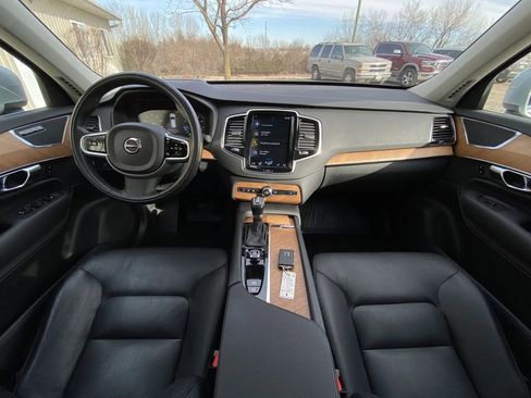 Used 2022 Volvo XC90 T6 Momentum w/ Advanced Package image 14