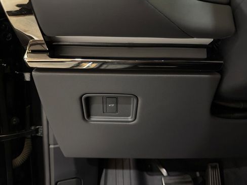 Used 2024 Land Rover Range Rover Sport image 19