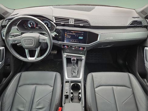 Used 2022 Audi Q3 2.0T Premium image 18