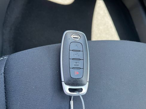 Used 2025 Nissan Sentra SV FWD image 21