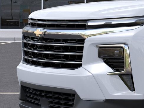 New 2026 Chevrolet Traverse LT w/ Sun and Wheel Package AWD/4WD image 13