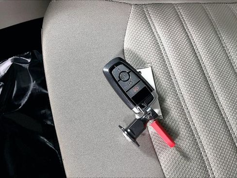 Used 2019 Ford Fusion SE image 10