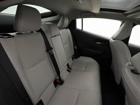 Used 2024 Toyota Prius XLE image 22