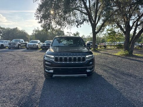 Used 2024 Jeep Wagoneer L Series II w/ Flexible Seating Group RWD image 8
