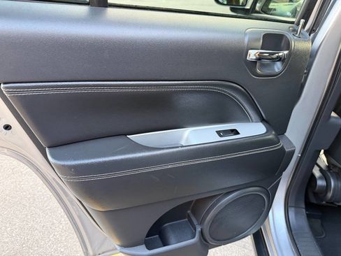 Used 2017 Jeep Compass High Altitude image 12