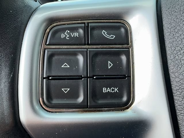 Used 2012 Chrysler Town & Country Touring w/ Entertainment Group #1 FWD image 32