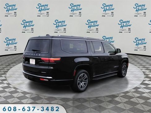 Used 2024 Jeep Wagoneer L Series II image 5